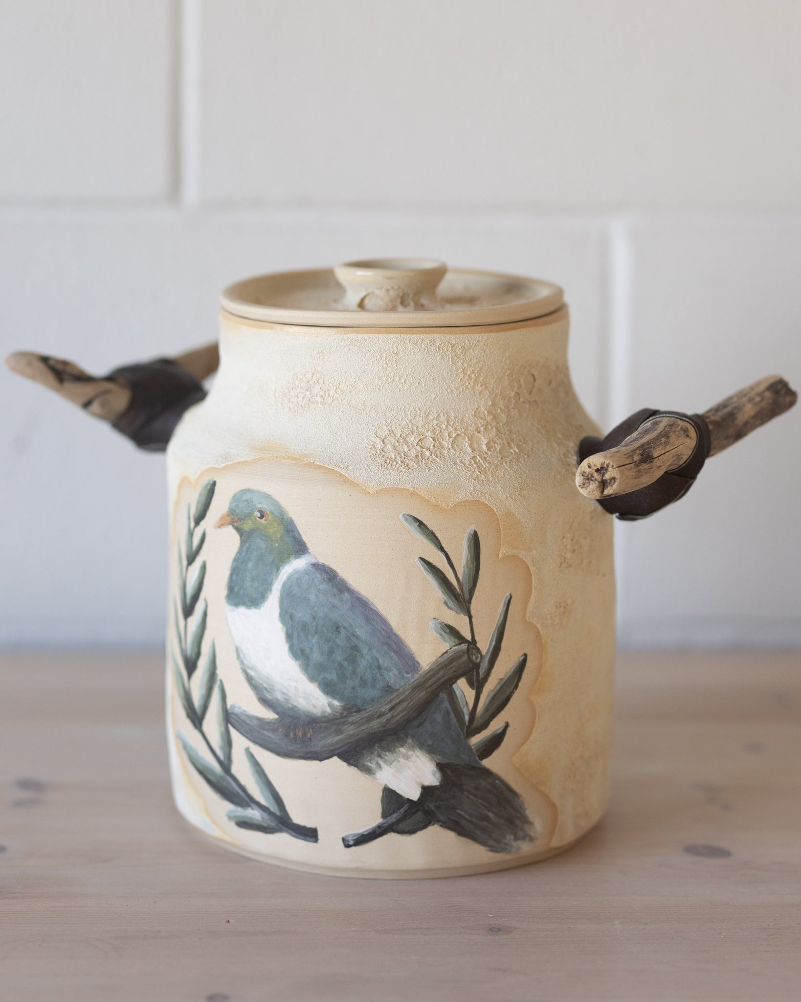 Kererū Jar